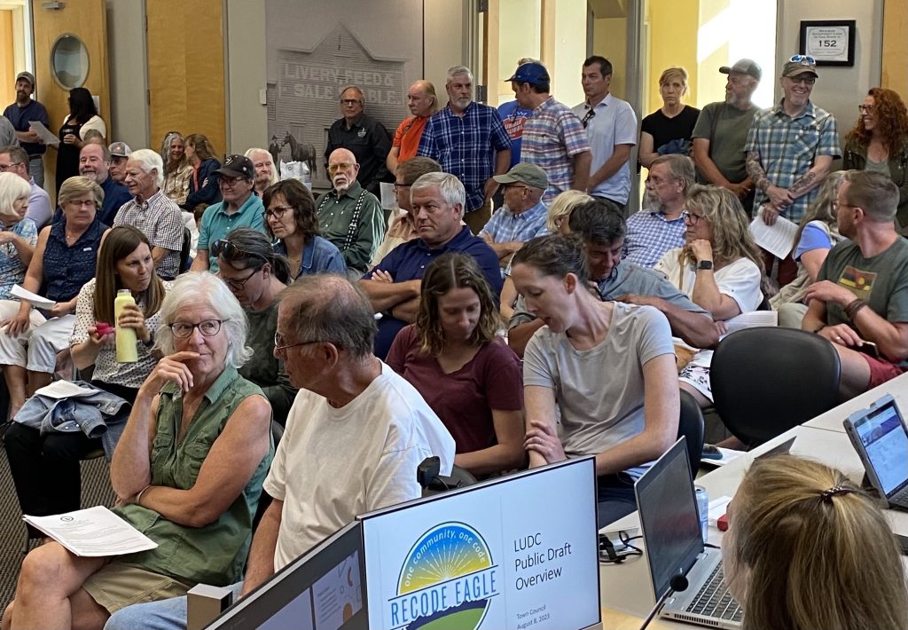 Crowds pack Eagle Town Council meeting for municipal code discussion - Vimarsana News